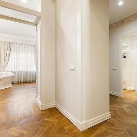 Dictumfactum Luxury